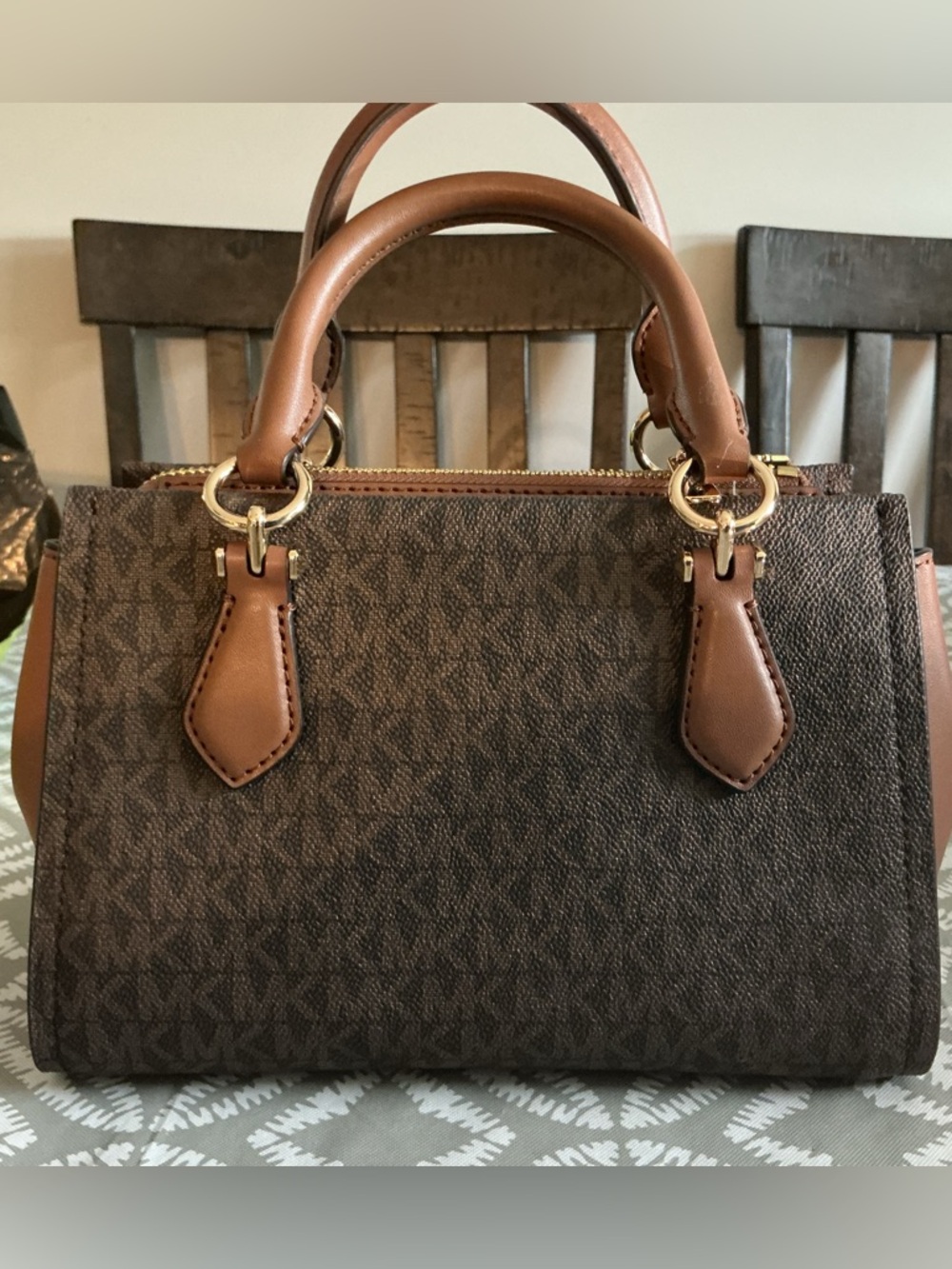 Michael Kors Marilyn Small Messenger Brown MK Signature NWT - Picture 4 of 16